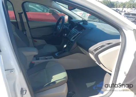 2014 Ford Focus Se z USA, uszkodzony, nr VIN 1FADP3F22EL345355